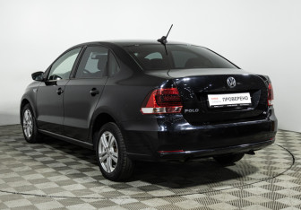 Подержанный автомобиль Volkswagen Polo Sedan 2017 года (7 фото)
