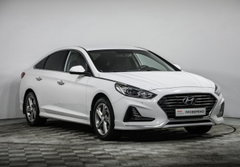 Подержанный автомобиль Hyundai Sonata 2018 года (3 фото)