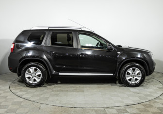 Подержанный автомобиль Nissan Terrano 2018 года (4 фото)