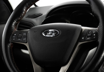 Подержанный автомобиль LADA (ВАЗ) Vesta Sedan 2017 года (11 фото)