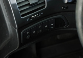 Подержанный автомобиль Kia Magentis 2009 года (20 фото)