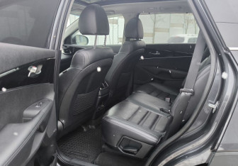 Подержанный автомобиль Kia Sorento 2018 года (14 фото)