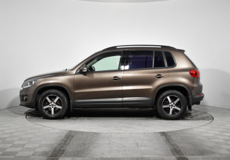 Подержанный автомобиль Volkswagen Tiguan 2014 года (8 фото)