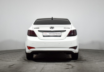 Подержанный автомобиль Hyundai Solaris Sedan 2015 года (6 фото)