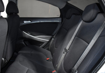 Подержанный автомобиль Hyundai Solaris Sedan 2015 года (12 фото)