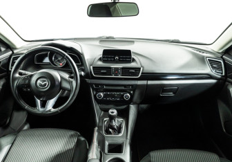 Подержанный автомобиль Mazda 3 Sedan 2014 года (13 фото)