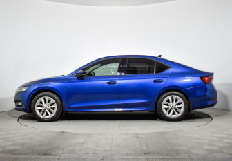 Подержанный автомобиль Skoda Octavia Liftback 2021 года (8 фото)