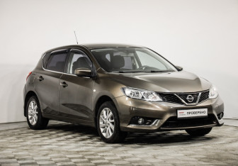 Подержанный автомобиль Nissan Tiida Hatchback 2015 года (3 фото)