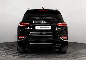 Подержанный автомобиль Hyundai Santa Fe 2018 года (6 фото)