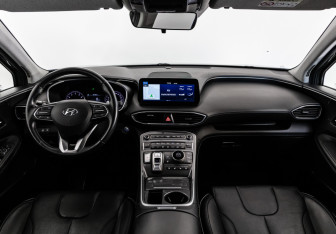 Подержанный автомобиль Hyundai Santa Fe 2023 года (11 фото)