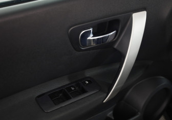 Подержанный автомобиль Nissan Qashqai 2010 года (17 фото)
