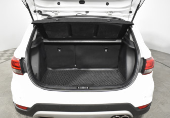 Подержанный автомобиль Kia Rio Hatchback 2017 года (22 фото)