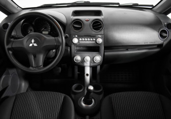 Подержанный автомобиль Mitsubishi Colt Hatchback 2008 года (12 фото)