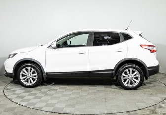 Подержанный автомобиль Nissan Qashqai 2016 года (8 фото)