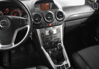 Подержанный автомобиль Opel Antara 2013 года (18 фото)