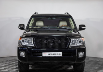 Подержанный автомобиль Toyota Land Cruiser Suv 2013 года (2 фото)