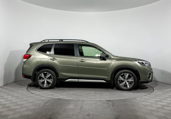 Подержанный автомобиль Subaru Forester Suv 2019 года (4 фото)