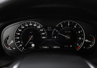 Подержанный автомобиль BMW X3 2019 года (15 фото)
