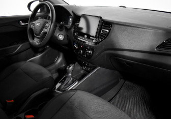 Подержанный автомобиль Hyundai Solaris Sedan 2021 года (12 фото)