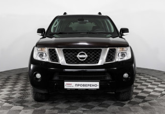Подержанный автомобиль Nissan Pathfinder 2012 года (2 фото)