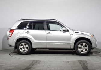 Подержанный автомобиль Suzuki Grand Vitara 2007 года (4 фото)