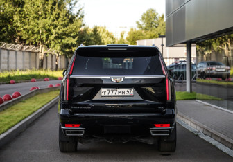 Подержанный автомобиль Cadillac Escalade Suv 2021 года (7 фото)