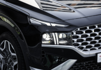 Подержанный автомобиль Hyundai Santa Fe 2022 года (11 фото)