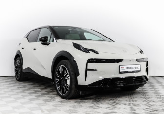 Подержанный автомобиль Zeekr X 2023 года (3 фото)