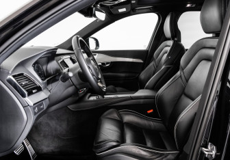 Подержанный автомобиль Volvo XC90 2021 года (23 фото)