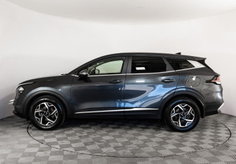 Подержанный автомобиль Kia Sportage 2022 года (9 фото)