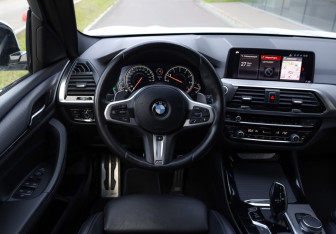 Подержанный автомобиль BMW X3 2019 года (11 фото)