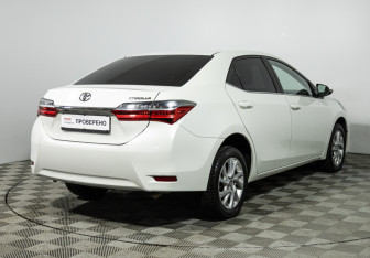 Подержанный автомобиль Toyota Corolla Sedan 2016 года (5 фото)