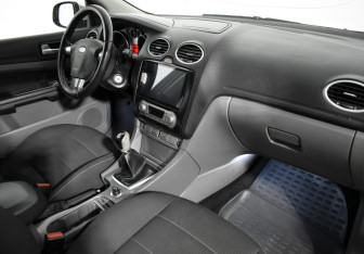Подержанный автомобиль Ford Focus Sedan 2009 года (12 фото)