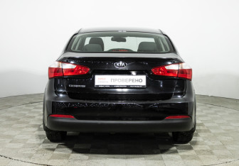 Подержанный автомобиль Kia Cerato Sedan 2013 года (6 фото)