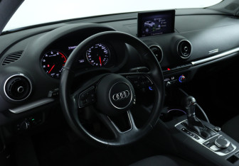 Подержанный автомобиль Audi A3 Sedan 2020 года (15 фото)