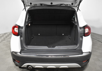 Подержанный автомобиль Renault Kaptur 2016 года (20 фото)