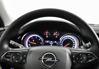 Подержанный автомобиль Opel Insignia Wagon 2020 года (15 фото)