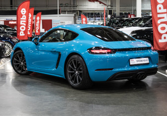 Подержанный автомобиль Porsche Cayman 2018 года (10 фото)