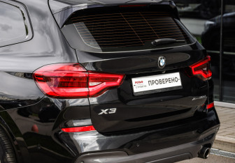 Подержанный автомобиль BMW X3 2020 года (12 фото)