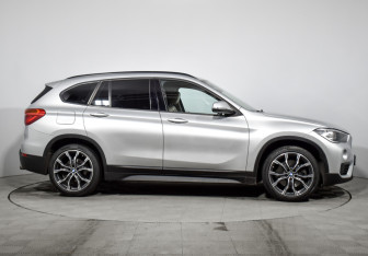 Подержанный автомобиль BMW X1 2017 года (4 фото)