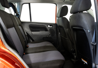 Подержанный автомобиль Ford Fusion 2008 года (14 фото)