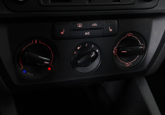 Подержанный автомобиль Volkswagen Jetta Sedan 2015 года (13 фото)