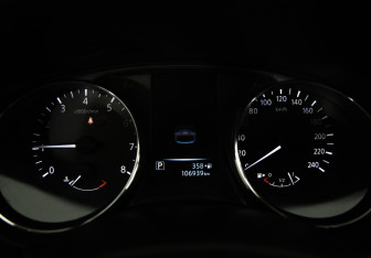 Подержанный автомобиль Nissan Qashqai 2014 года (11 фото)