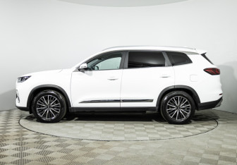 Подержанный автомобиль Chery Tiggo 8 Pro 2021 года (8 фото)