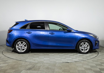 Подержанный автомобиль Kia Ceed Hatchback 2019 года (4 фото)