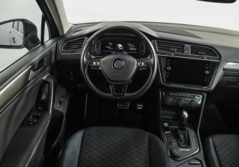 Подержанный автомобиль Volkswagen Tiguan 2019 года (11 фото)