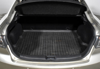 Подержанный автомобиль Mazda 6 Wagon 2007 года (18 фото)