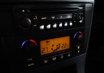 Подержанный автомобиль Citroen C4 Hatchback 2010 года (13 фото)