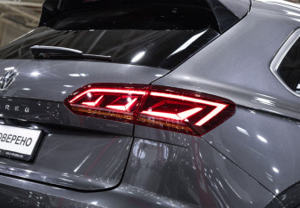 Подержанный автомобиль Volkswagen Touareg 2019 года (10 фото)
