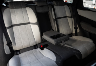 Подержанный автомобиль Land Rover Range Rover Velar 2018 года (30 фото)